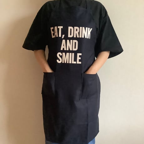 WPDN6   DAY USE W POCKET  APRON   “EAT,DRINK AND SMILE  DARK NAVY