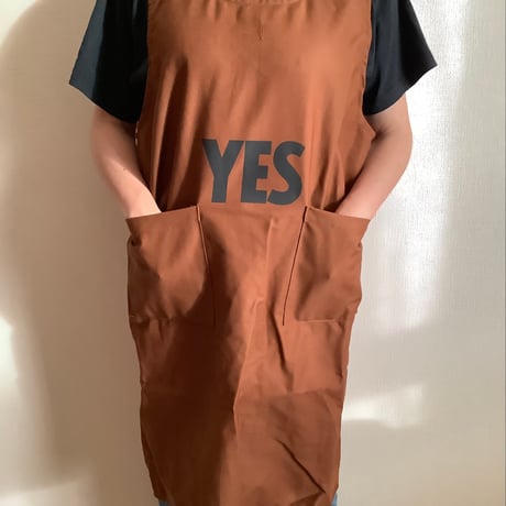 “PULL OVER APRON” ” ※男女兼用のエプロンです。全4色　✴️新色DARK BROWNが加わりました!！