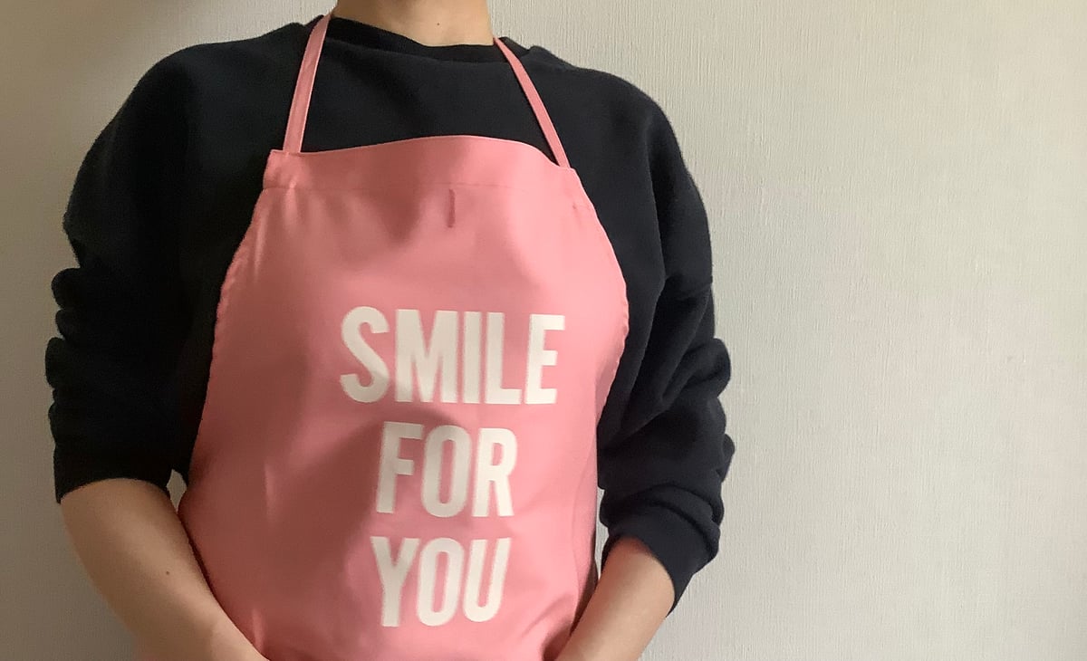 DR(PK)3 ”SMILE FOR YOU“ APRON (生成りロゴ)PINK COL