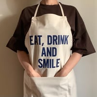 🌸[新発売] ADULT APRON #32 "EAT、DRINK AND SMILE ネイビー色ロゴ