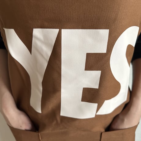WPB8 DAY USE W POCKET  APRON   “YES”(生成りロゴ)※正面に二つのポケットがございます