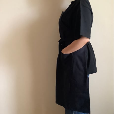 [新型] NEW X–STYLE APRON (DARK NAVY  COLOR)※背中でクロスさせて着用いただくエプロンです。