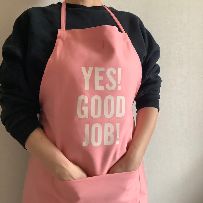 DR(PK)2 ”YES！GOOD JOB！“ APRON (生成りロゴ)PINK CO