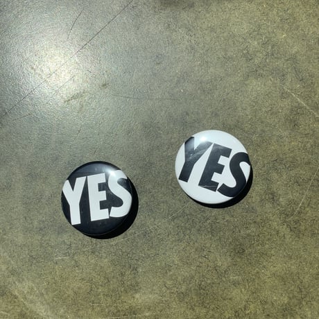 DRBS YES BUTTON BADGES  ※2個セット(YES  WHITE &YES BLACK)