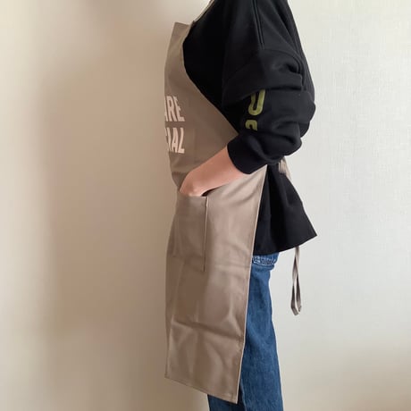 WPSB5 DAY USE W POCKET  APRON   “YOU ARE SPECIAL” SMOKY BEIGE COLOR