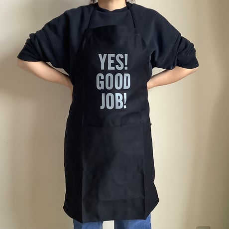ADULT APRON DR(BLK)2 ”YES！ GOOD JOB！“BLACK COLOR ※GREYロゴ
