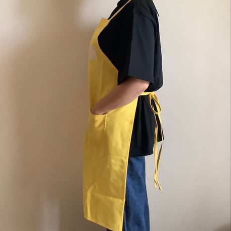 WPY3   DAY USE W POCKET  APRON   “EAT DRINK  AND SMILE“” YELLOW COLOR