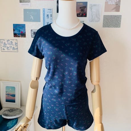 19フラワー配色Tシャツ