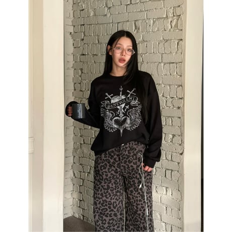 6CreambeigeウィングハートMTMスウェット