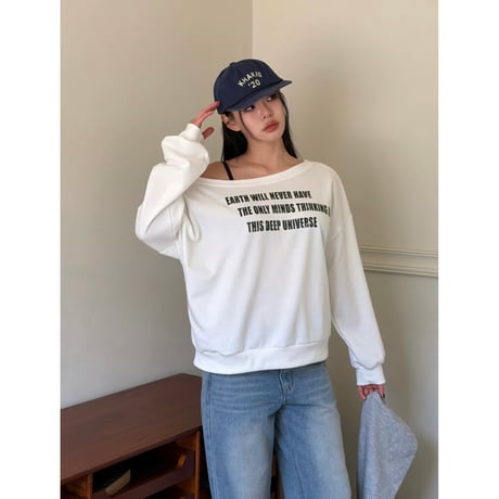 9CreambeigeトリプルスターオフショルMTMスウェット