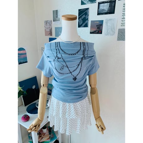 63ネックレスプリントTシャツ