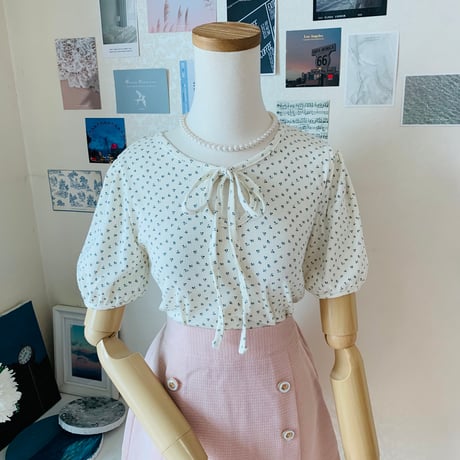 40モノ小花柄リボンTシャツ