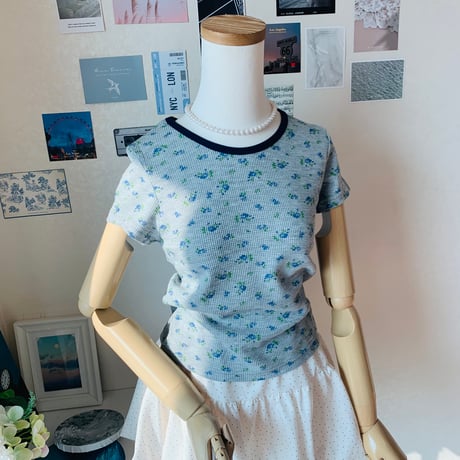 19フラワー配色Tシャツ