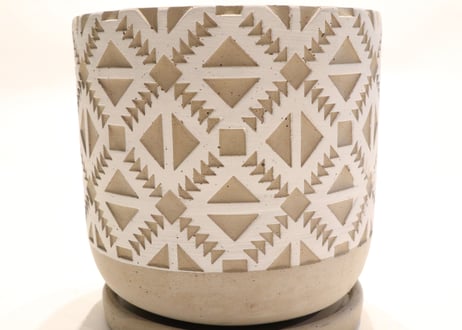 white pot F
