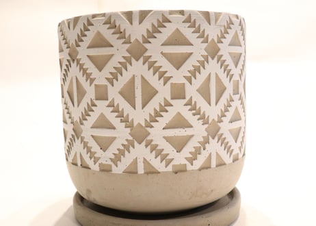 white pot F