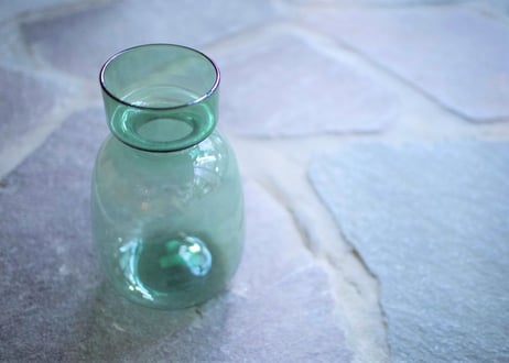 お花をお部屋に飾る贅沢をお手伝い＊GLASSバルブベース　クリアグリーン