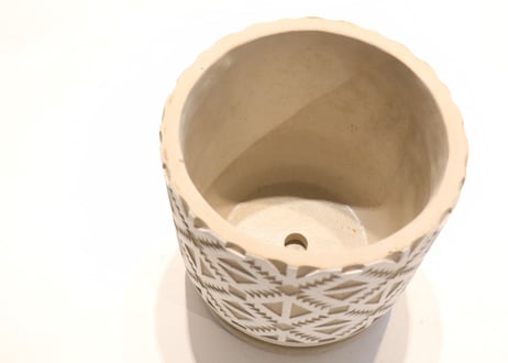 white pot F