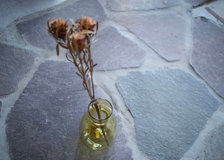 お花をお部屋に飾る贅沢をお手伝い＊GLASSバルブベース　クロムイエロー