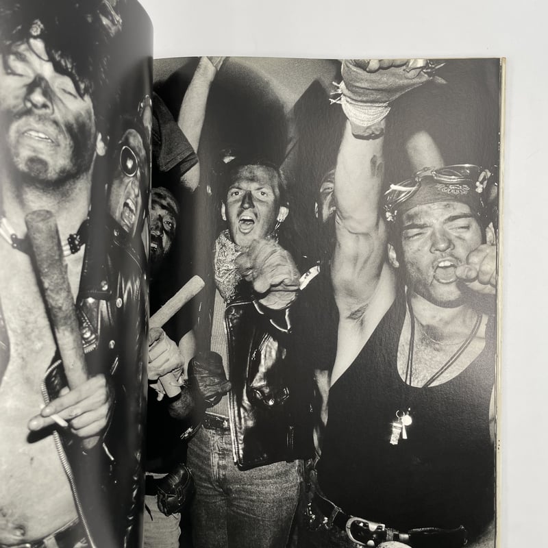 Title/ CLOSE UP Author/ William Klein | COWBOOKS Title/ CLOSE UP Author/ William Klein | COWBOOKS