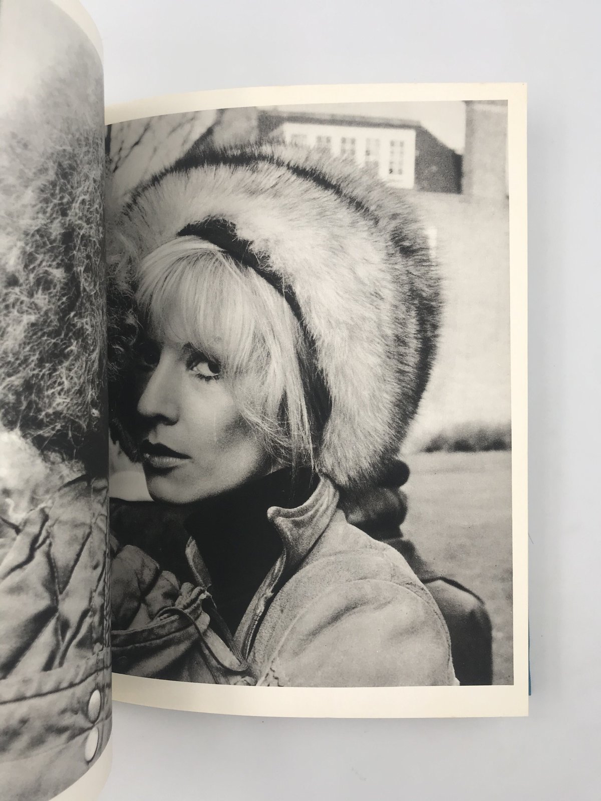 Title/ Les Femmes Author/ Jacques Hennri Larti