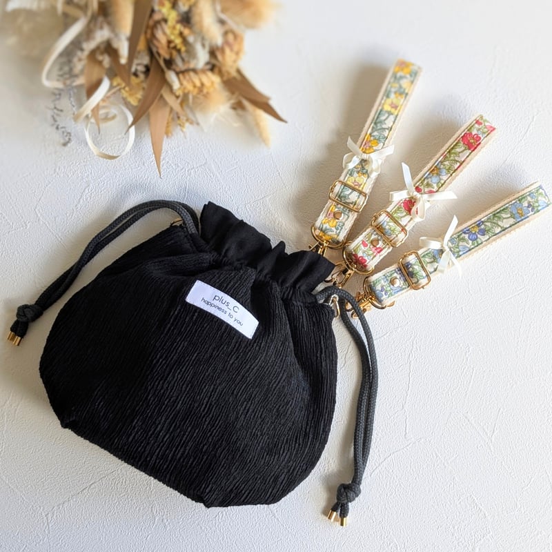 おもち巾着バッグ 黒ごま(ブラック) | plus_C