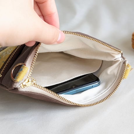 長財布が入るスマホショルダー 【size L】ボタニカル＆濃いグリーン
