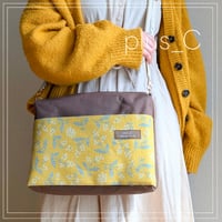 【size L】ポケットたっぷり 帆布でしっかり 四角いショルダーバッグ イエロー＆焦げ茶