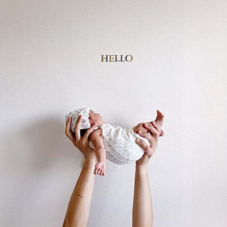 Acrylic gold letter banner / HELLO
