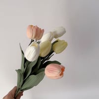 Artificial flower / tulip
