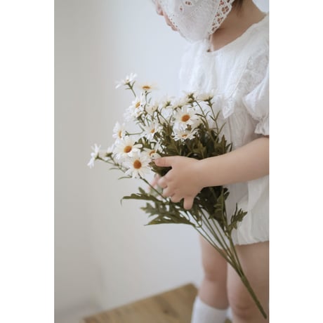Artificial flower / marguerite