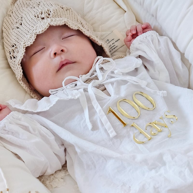 Acrylic gold letter banner / 100days | AWINS.CO