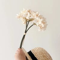 Artificial flower / hydrangea