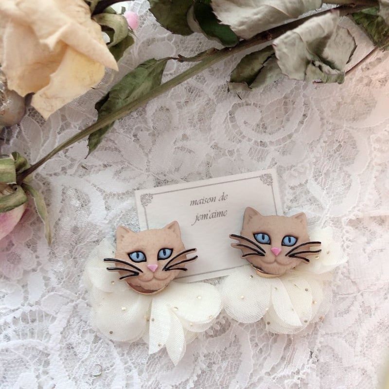フラワーキャット 猫ちゃん 4 カラーセレクトできます ピアスor