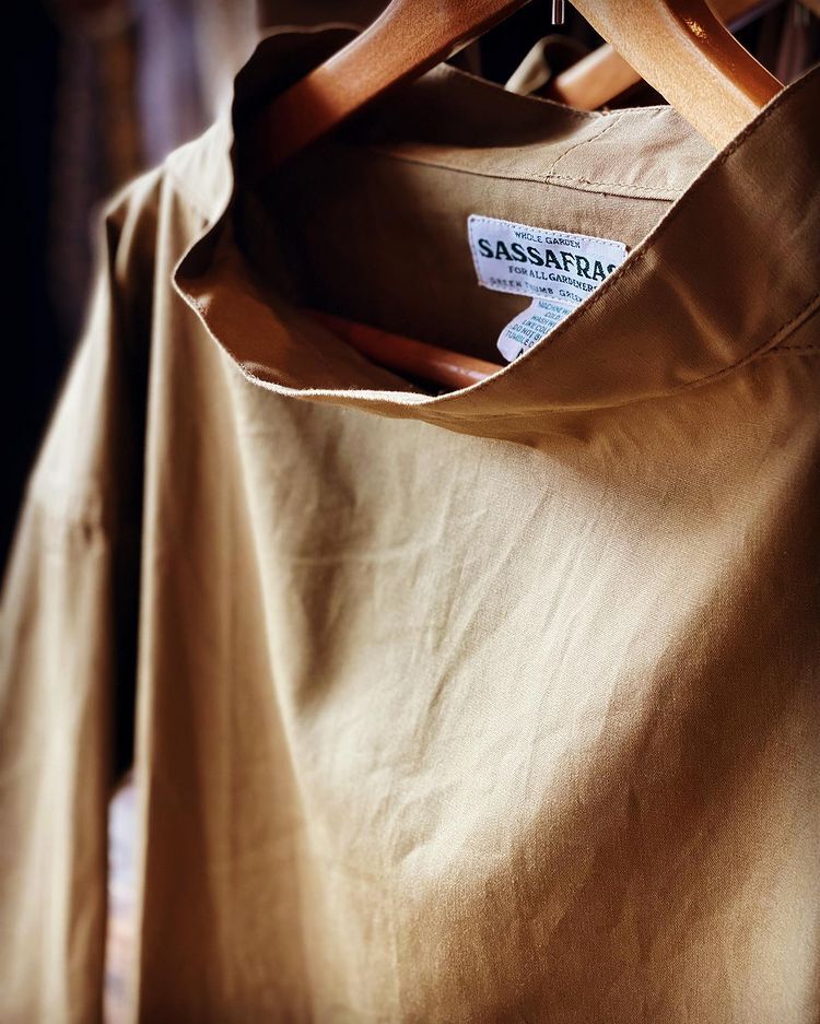 SASSAFRAS ‐Landscaper Smock‐ Beige Poplin | cre