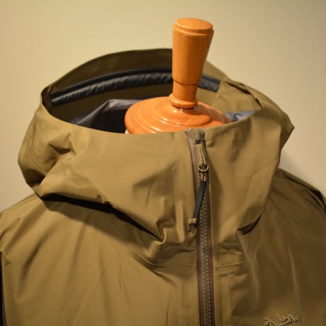 ARC’TERYX LEAF ALPHA LT JKT “CROCODILE”