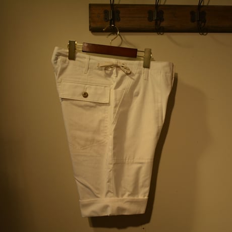 kenneth field -TURN UP SHORTS- LIPSTOP WHITE