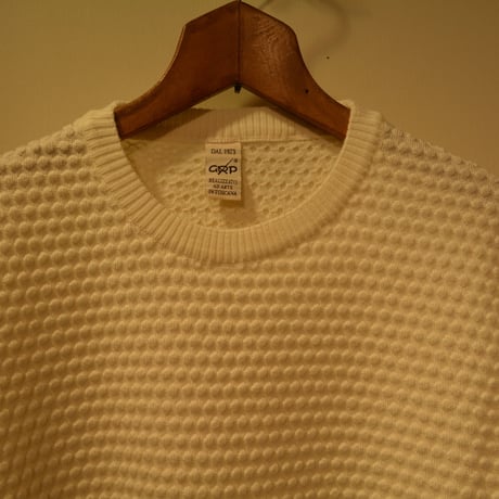 GRP  spotknit crew neck -PANNA-