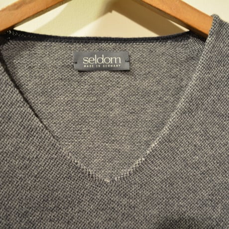 -seldom- V‐neck sweater　‐GRAY‐