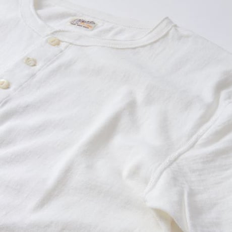 PHIGVEL‐MAKERS Co．Henley Neck Tee -OffWhite-