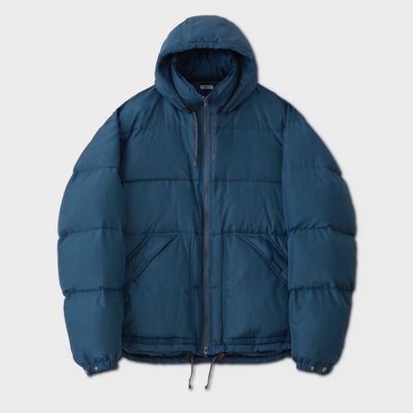 PHIGVEL‐MAKERS Co． Mountaineer Down Jacket (CERULEAN)