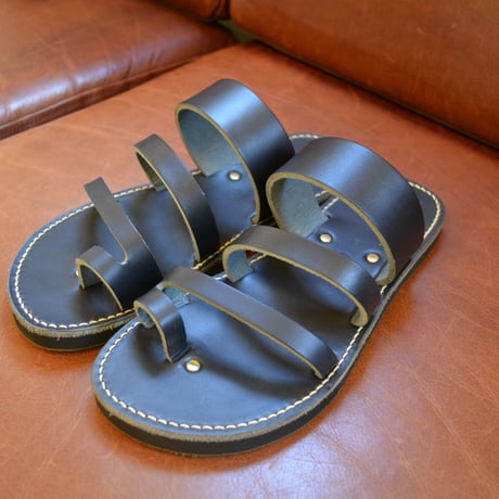 PLUSON SHOE SUPPLY　LEATHERSANDAL“NAVY”