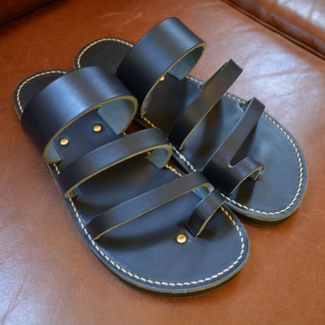 PLUSON SHOE SUPPLY　LEATHERSANDAL“NAVY”