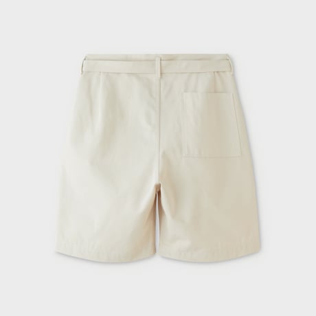PHIGVEL‐MAKERS Co．belted 2tuck shorts (Ecru)