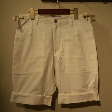 kenneth field -TURN UP SHORTS- LIPSTOP WHITE