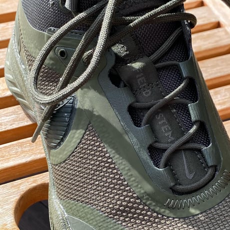 NIKE REACT CARBON