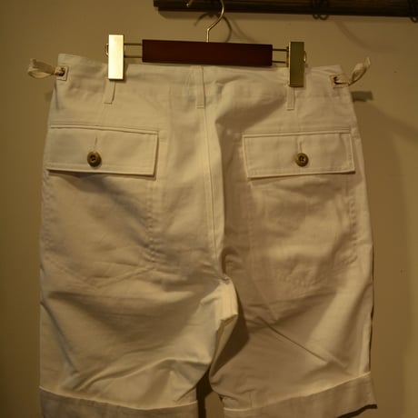 kenneth field -TURN UP SHORTS- LIPSTOP WHITE