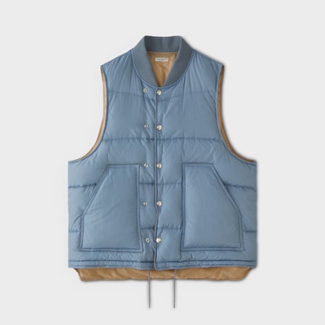 PHIGVEL‐MAKERS Co．LAYER DOWN VEST (OLD SAX)