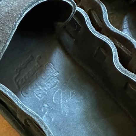 Fernand Leather  Middle English (Howeenleather Black Suede)