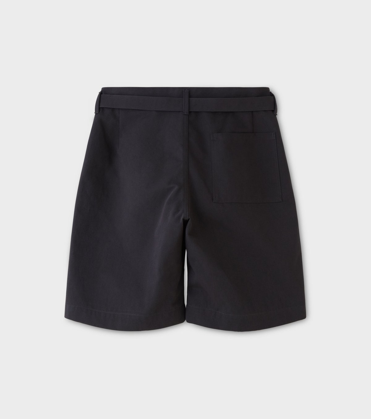 パンツ PHIGVEL BELTED 2TUCK SHORTS DUSTBLACK PHIGVEL‐MAKERS Co．belted 2tuck shorts (dust bla