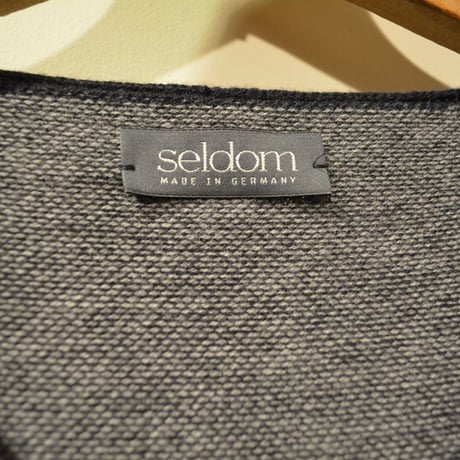 -seldom- V‐neck sweater　‐GRAY‐